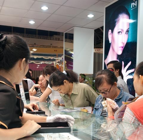 gia vang vuot 44 trieu dong