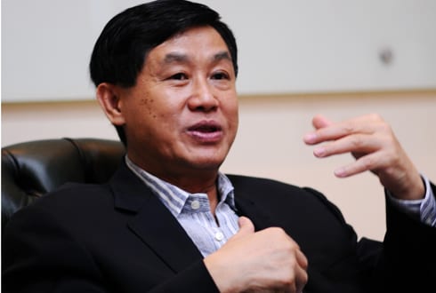 jonathan hanh nguyen trang tien khong phai canh bac